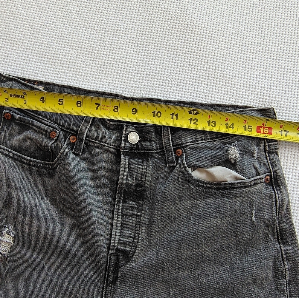 Levi's Wedgie Straight Distressed Gray Jeans Size 31 - Picture 4 of 13